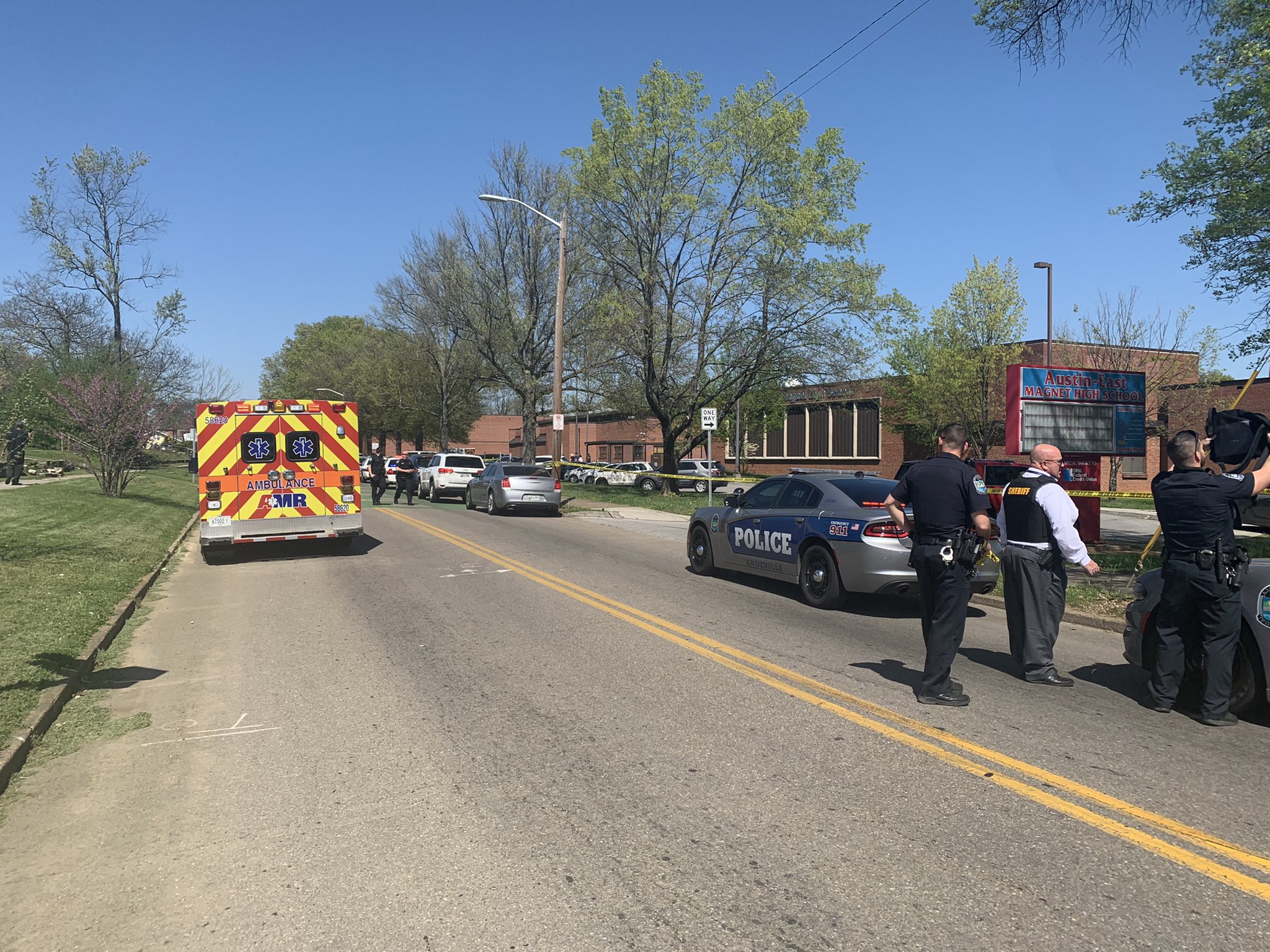 1 Dead in Tennessee High School Schooting